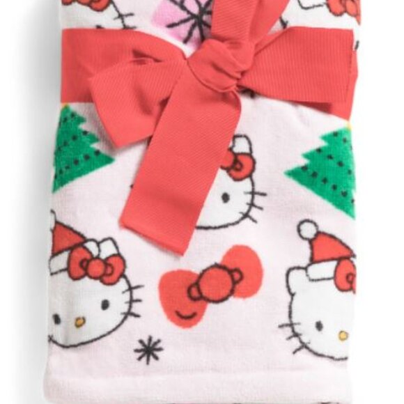 NWT HELLO KITTY Set Of 2 Kitty Trees and Bows Hand Towels - Picture 1 of 2